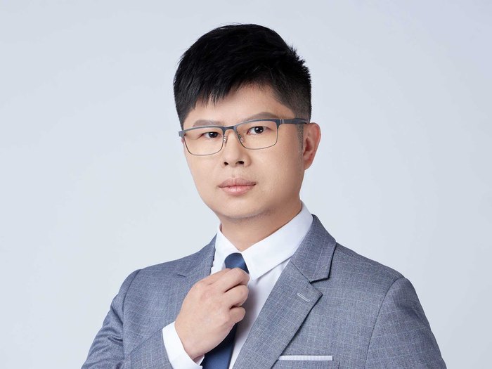 許致維律師